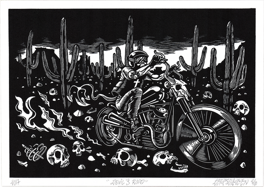 Linogravure. Un motard diabolique roule dans le désert mexicain de nuit